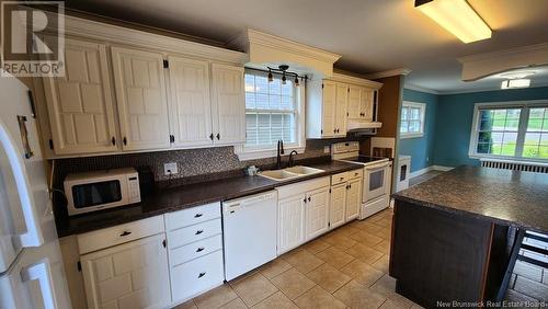 2591 Westfield Road, Saint John, NB - Indoor Photo Showing Kitchen With Double Sink