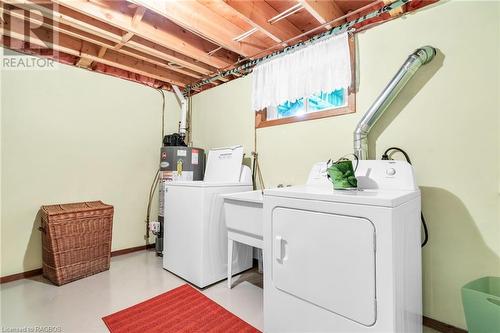 641 21St Avenue A, Hanover, ON - Indoor Photo Showing Laundry Room