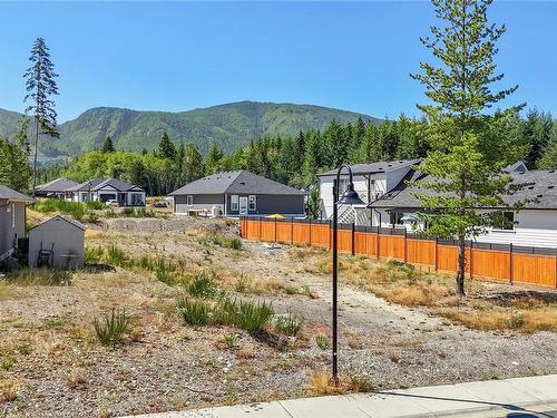 144 Edgewood Dr, Lake Cowichan, BC 