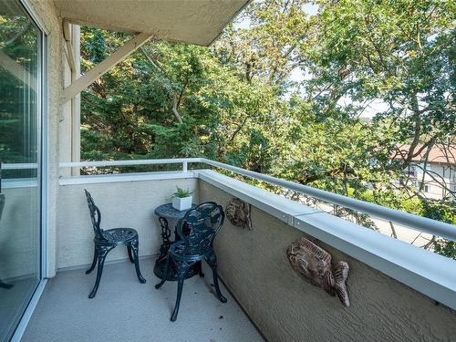 301-1361 Hillside Ave, Victoria, BC - Outdoor With Balcony