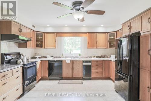 140 Louisa Street, Kawartha Lakes (Fenelon Falls), ON - Indoor Photo Showing Kitchen