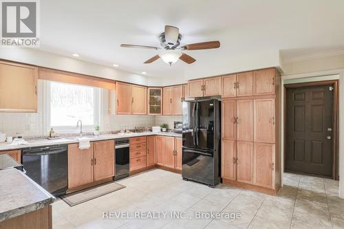 140 Louisa Street, Kawartha Lakes (Fenelon Falls), ON - Indoor Photo Showing Kitchen