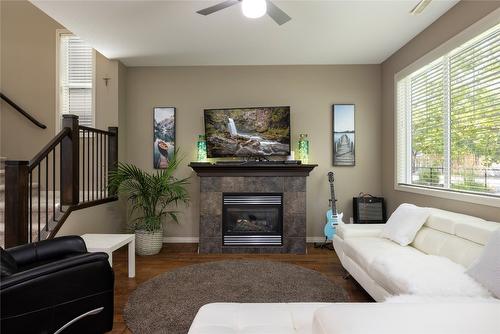 2-6900 Marshall Road, Vernon, BC - Indoor Photo Showing Living Room With Fireplace