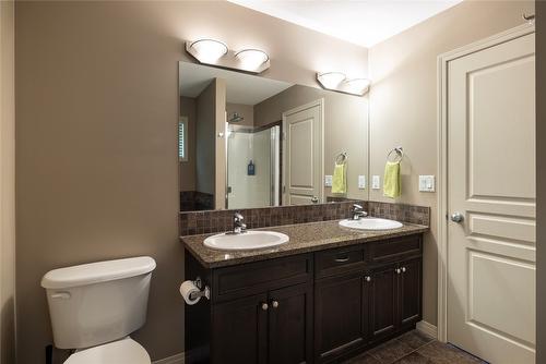 2-6900 Marshall Road, Vernon, BC - Indoor Photo Showing Bathroom