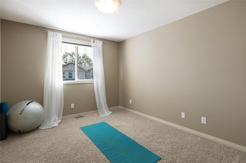 2-6900 Marshall Road, Vernon, BC - Indoor Photo Showing Other Room