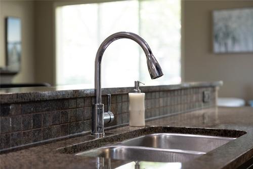 2-6900 Marshall Road, Vernon, BC - Indoor Photo Showing Kitchen With Double Sink