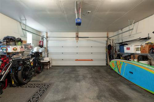 2-6900 Marshall Road, Vernon, BC - Indoor Photo Showing Garage