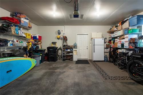 2-6900 Marshall Road, Vernon, BC - Indoor Photo Showing Garage