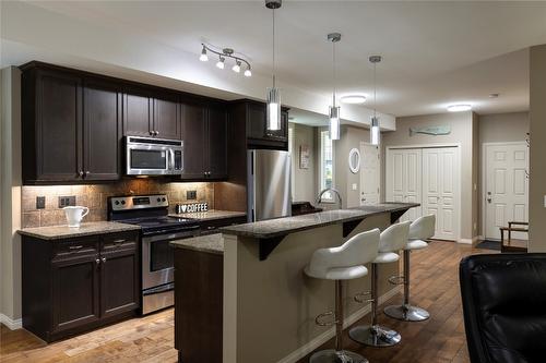 2-6900 Marshall Road, Vernon, BC - Indoor Photo Showing Kitchen With Upgraded Kitchen