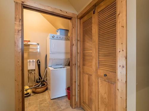 105 Forest Lane, Big White, BC - Indoor Photo Showing Laundry Room