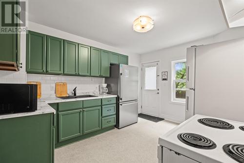 14 Blatch Avenue, St. John'S, NL - Indoor Photo Showing Kitchen