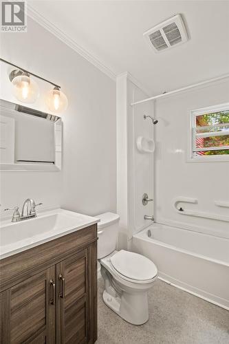 14 Blatch Avenue, St. John'S, NL - Indoor Photo Showing Bathroom