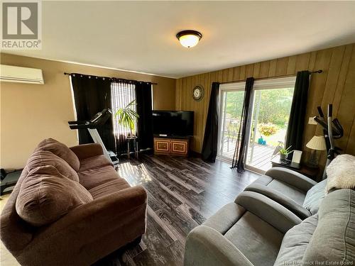 183 Riverside Drive, Fredericton Junction, NB - Indoor Photo Showing Living Room