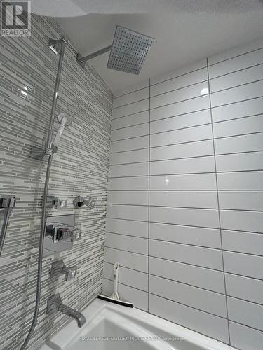 210 - 65 Spring Garden Avenue, Toronto (Willowdale East), ON - Indoor Photo Showing Bathroom