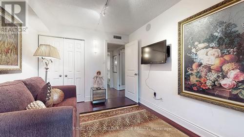 210 - 65 Spring Garden Avenue, Toronto (Willowdale East), ON - Indoor Photo Showing Other Room