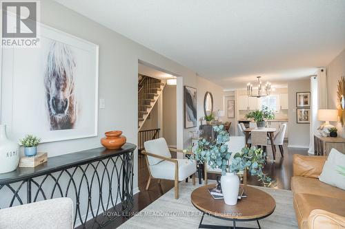 586 Hayward Crescent, Milton (Timberlea), ON - Indoor Photo Showing Living Room