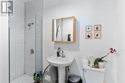 14 & 16 Skey Lane, Toronto (Trinity-Bellwoods), ON - Indoor Photo Showing Bathroom