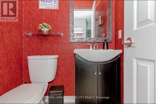 14 Hallen Road, Brampton (Fletcher'S West), ON - Indoor Photo Showing Bathroom