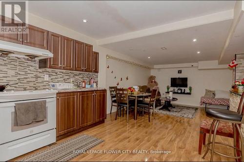 14 Hallen Road, Brampton (Fletcher'S West), ON - Indoor