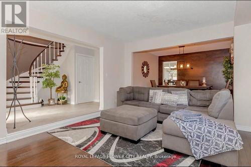 14 Hallen Road, Brampton (Fletcher'S West), ON - Indoor Photo Showing Living Room