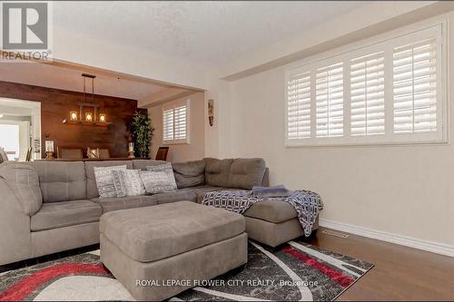 14 Hallen Road, Brampton (Fletcher'S West), ON - Indoor Photo Showing Living Room