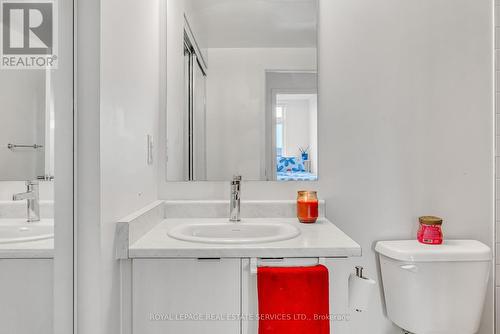 406 - 120 Canon Jackson Drive E, Toronto (Beechborough-Greenbrook), ON - Indoor Photo Showing Bathroom