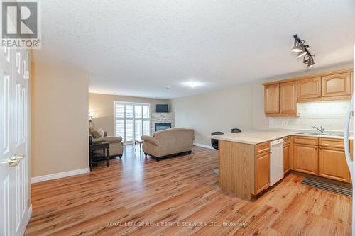 406 - 12 St Andrew Street, Norfolk (Port Dover), ON - Indoor Photo Showing Kitchen