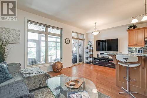 1069 Beach Boulevard, Hamilton, ON - Indoor Photo Showing Other Room