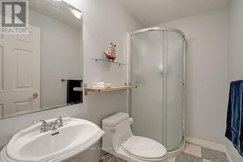 1069 Beach Boulevard, Hamilton (Hamilton Beach), ON - Indoor Photo Showing Bathroom