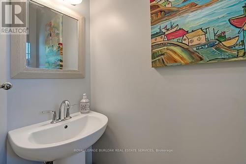 1069 Beach Boulevard, Hamilton (Hamilton Beach), ON - Indoor Photo Showing Bathroom