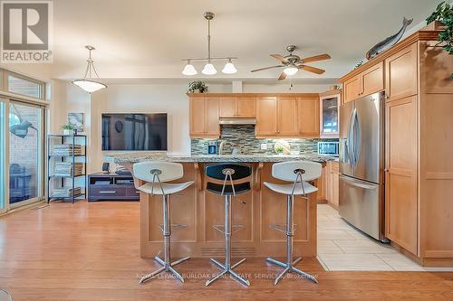 1069 Beach Boulevard, Hamilton (Hamilton Beach), ON - Indoor Photo Showing Kitchen