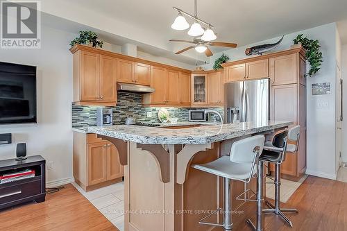 1069 Beach Boulevard, Hamilton, ON - Indoor Photo Showing Kitchen With Stainless Steel Kitchen With Upgraded Kitchen