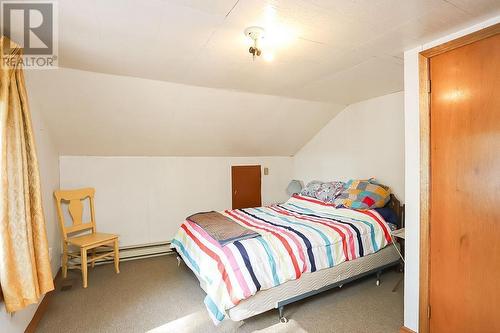 99 Heyden Lake Rd, Aweres Township, ON - Indoor Photo Showing Bedroom