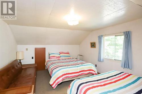 99 Heyden Lake Rd, Aweres Township, ON - Indoor Photo Showing Bedroom