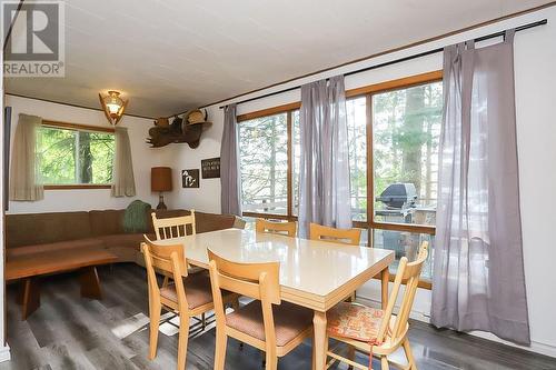 99 Heyden Lake Rd, Aweres Township, ON - Indoor Photo Showing Dining Room