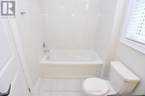 7724 Black Maple Drive, Niagara Falls, ON - Indoor Photo Showing Bathroom