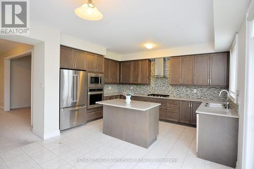 7724 Black Maple Drive, Niagara Falls, ON - Indoor Photo Showing Kitchen With Upgraded Kitchen