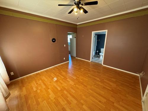 7687 Riverside Drive, Grand Forks, BC - Indoor Photo Showing Other Room