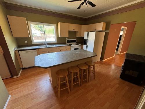 7687 Riverside Drive, Grand Forks, BC - Indoor Photo Showing Kitchen