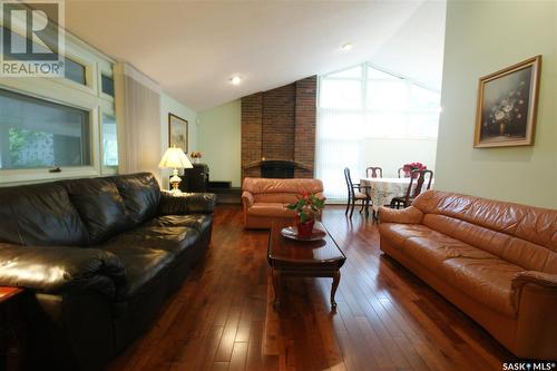 24 Simpson Crescent, Saskatoon, SK - Indoor Photo Showing Living Room