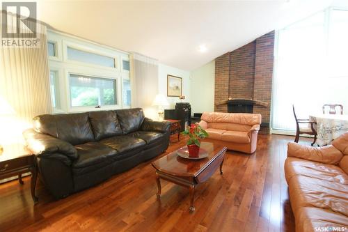 24 Simpson Crescent, Saskatoon, SK - Indoor Photo Showing Living Room