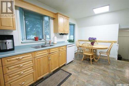 24 Simpson Crescent, Saskatoon, SK - Indoor Photo Showing Kitchen With Double Sink