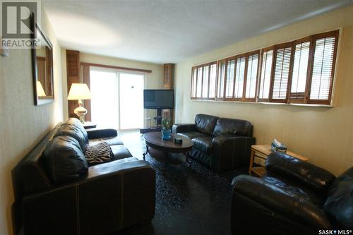 24 Simpson Crescent, Saskatoon, SK - Indoor Photo Showing Living Room