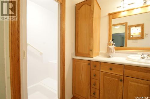 24 Simpson Crescent, Saskatoon, SK - Indoor Photo Showing Bathroom