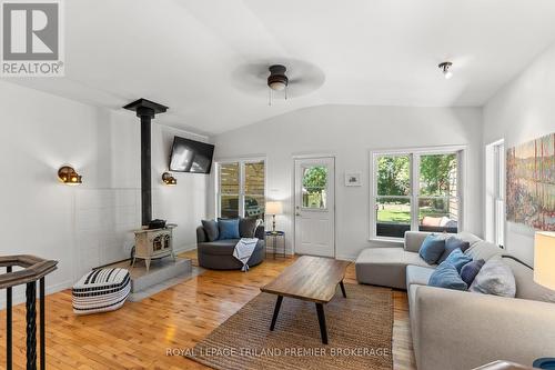 136 Langarth Street E, London, ON - Indoor Photo Showing Living Room