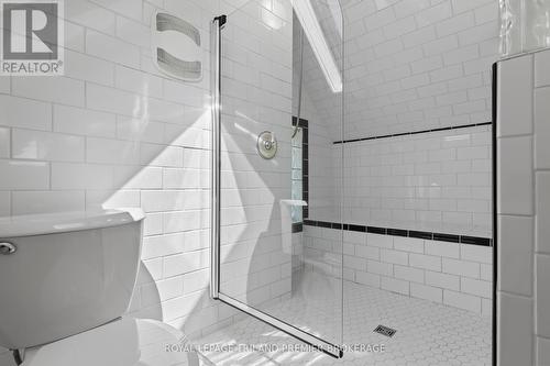 136 Langarth Street E, London, ON - Indoor Photo Showing Bathroom