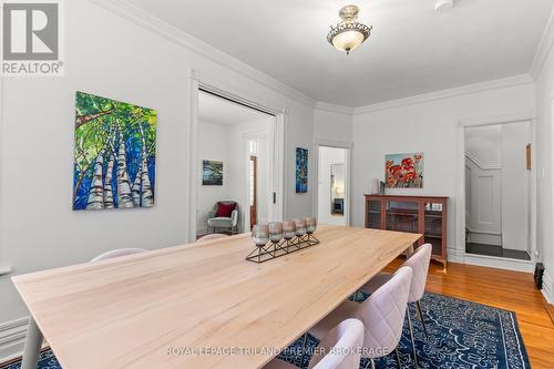 136 Langarth Street E, London, ON - Indoor Photo Showing Bedroom