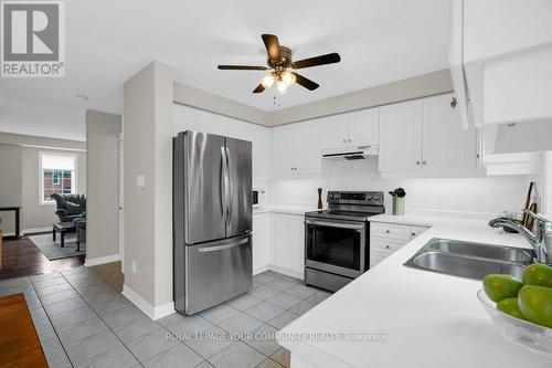 41 Marmill Way, Markham, ON - Indoor Photo Showing Kitchen With Double Sink