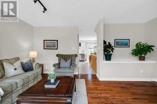 41 Marmill Way, Markham, ON - Indoor Photo Showing Living Room