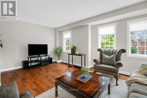 41 Marmill Way, Markham, ON - Indoor Photo Showing Living Room